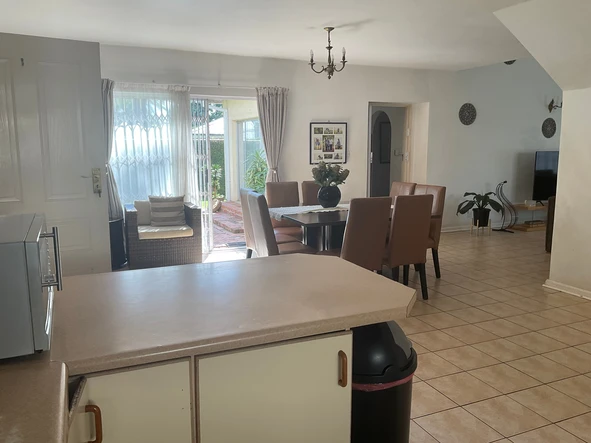 3 Bedroom Flat & Apartment