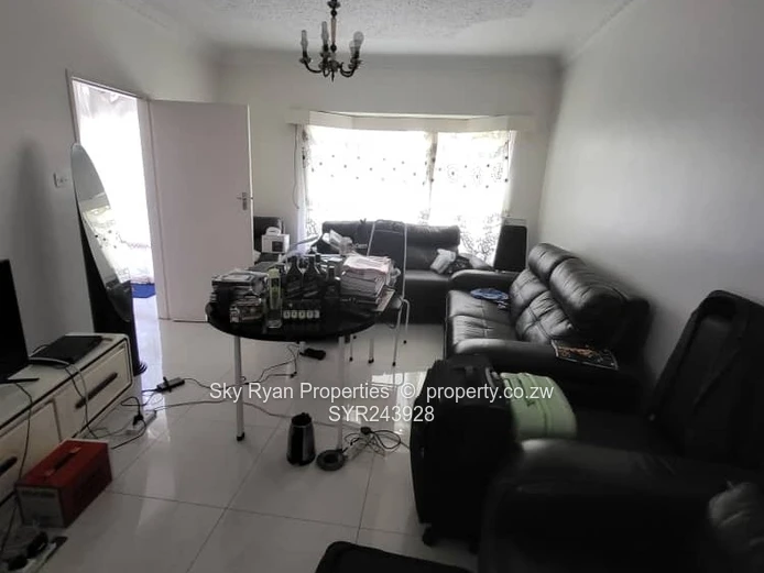 Upper Avenues Garden Flat For Sale