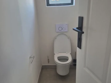 3 Bedroom Flat & Apartment