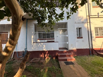 3 Bedroom Flat & Apartment