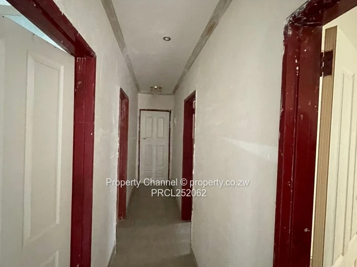 Bright Tiled 3-Bed House with Secure Verandah - Hatcliffe