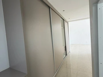 4 Bedroom Flat & Apartment