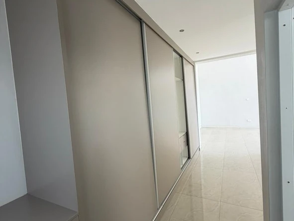 4 Bedroom Flat & Apartment