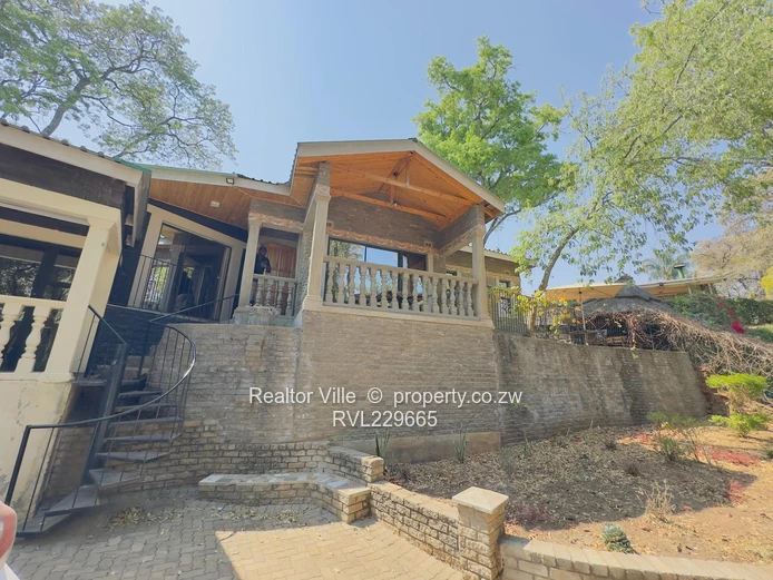 Modern Fully Furnished Cottage to Let