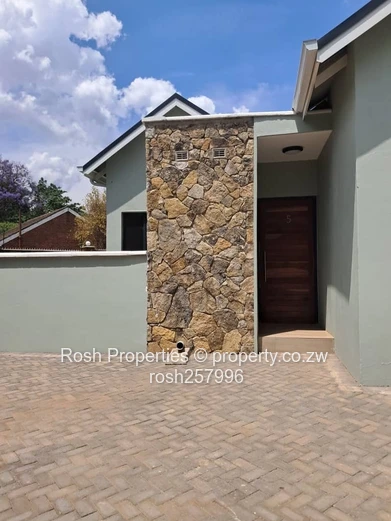 Modern 3-Bed Garden Flat with Borehole -Borrowdale West
