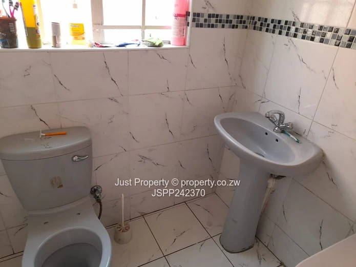 Bluff Hill, Harare West — 3 Bed Townhouse Complex, En-Suite