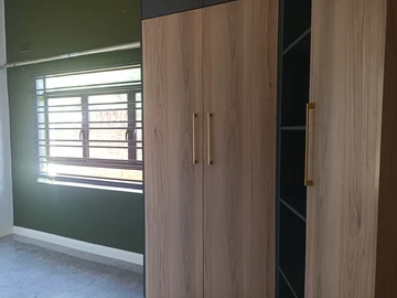 3 Bedroom Flat & Apartment