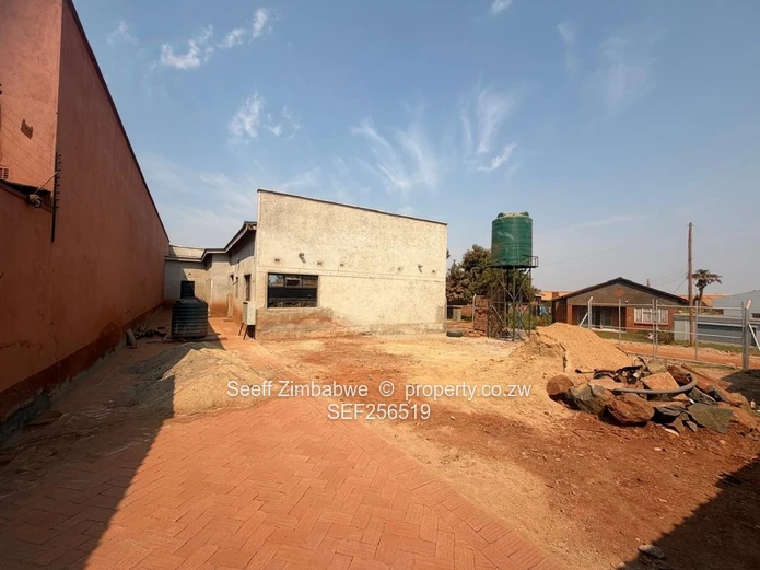 Commercial Shops for Rent in Hatcliffe