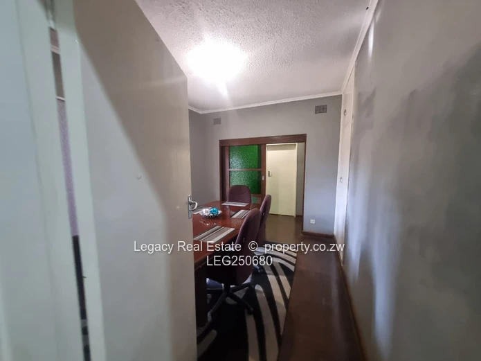 Upper Hillside 4BR — Walled Home with Main Rd Frontage