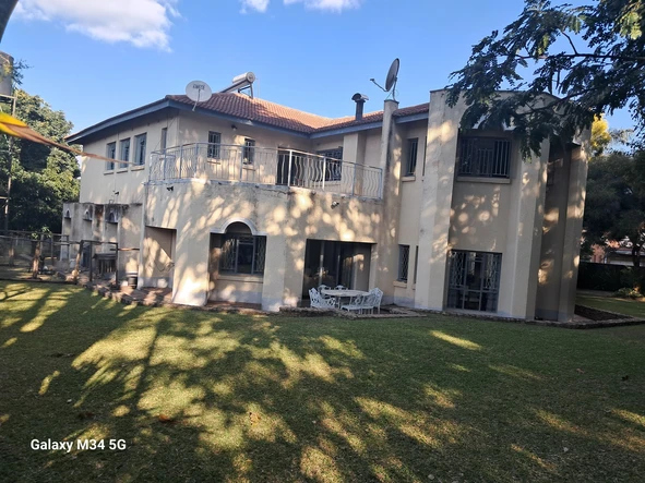 6 Bedroom House