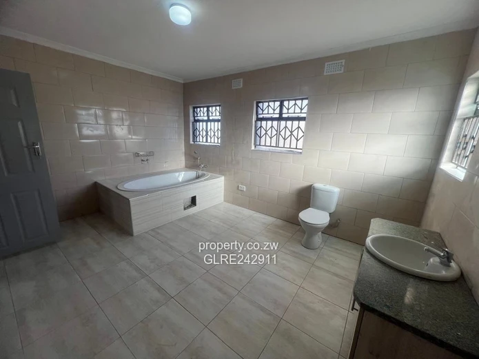 Modern 3-Bed Rockview Home — Open-plan & Paved Drive