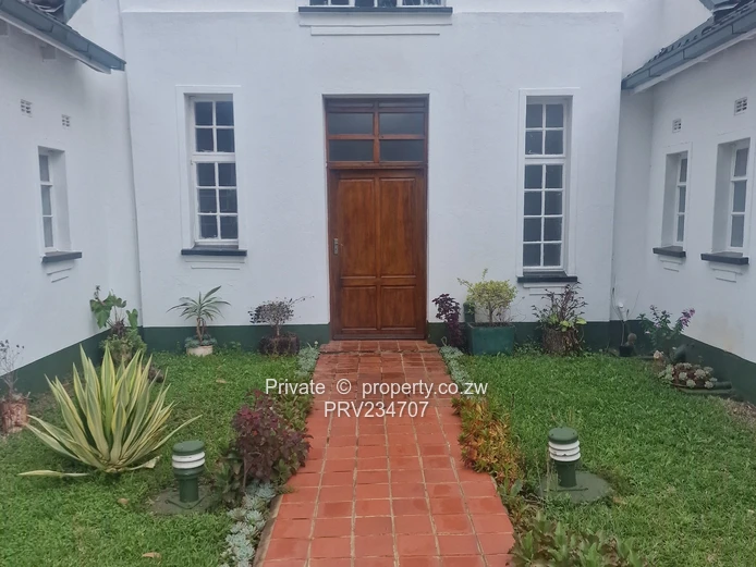 6 bedroom townhouse to rent | st james park | helensvale (Sole Mandate)