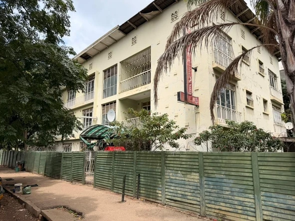 30 Bedroom Flat & Apartment