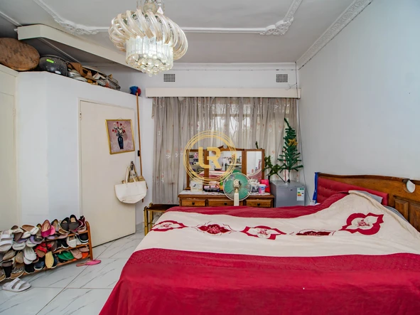 2 Bedroom Flat & Apartment