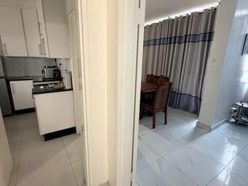 2 Bedroom Flat & Apartment