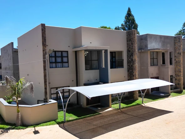 3 Bedroom Flat & Apartment