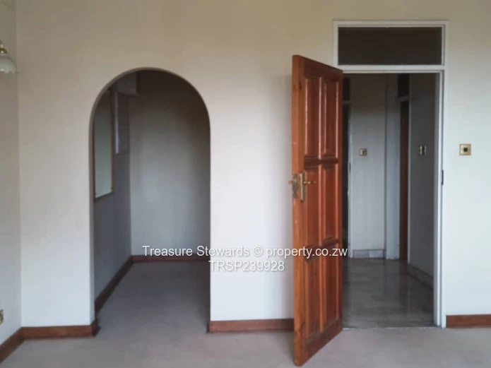 Northfields Penthouse (Sole Mandate)