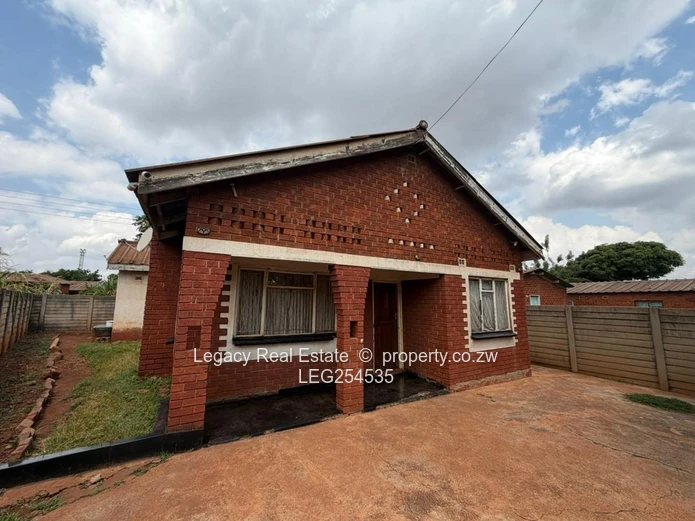 3-Bed Kuwadzana House — Walled, Paved, En-Suite, Garden (Sole Mandate)
