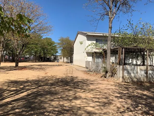 2 Bedroom Flat & Apartment