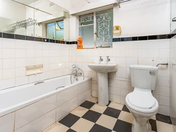 2 Bedroom Garden Flat