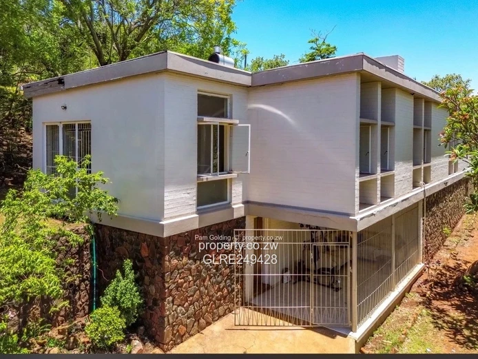 Greystone Park: Modern 4-Bed Home, 4,523m² Grounds & Borehole