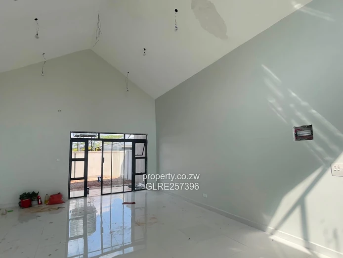 Spacious 3-Bed with Borehole, Carport & Modern Kitchen - Gletwin Park