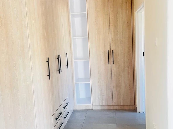 3 Bedroom Flat & Apartment