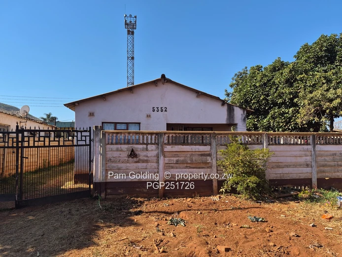5 Bedroom House For Sale in Warren Park D (Sole Mandate)