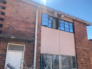 2 Bedroom Flat & Apartment