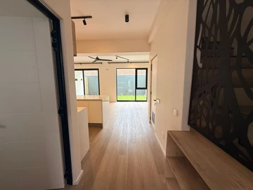 3 Bedroom Flat & Apartment