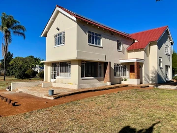 3 Bedroomed Double Storey For  Rent- Khumalo