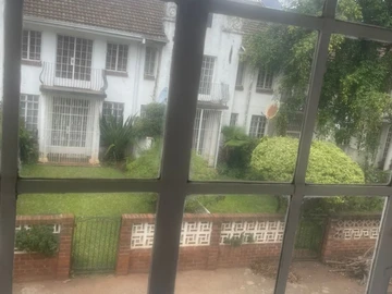 2 Bedroom Flat & Apartment