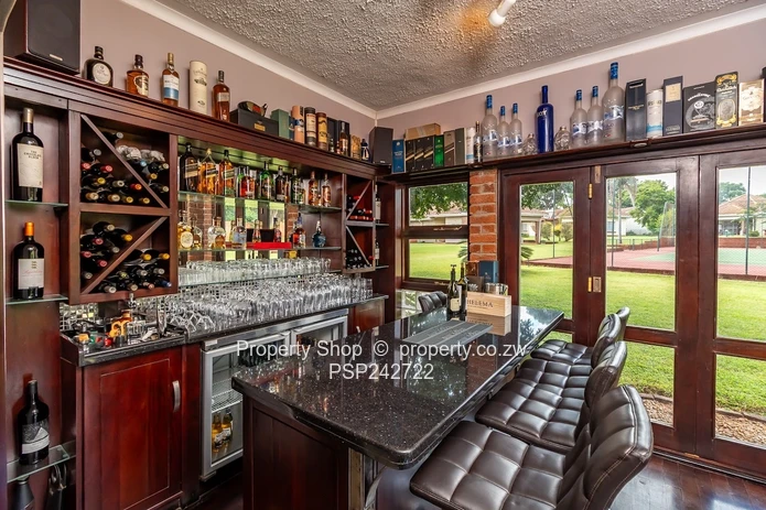 Modern 3 Bedroom Home in Exclusive 6 Unit Complex