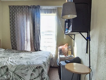 2 Bedroom Flat & Apartment
