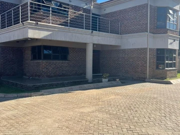 3 Bedroom Flat & Apartment