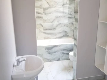 3 Bedroom Flat & Apartment