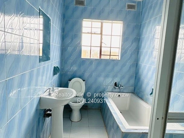 Modern Family Gem for Sale in Rydale Ridge – Solar Powered & Secure Living