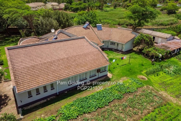 Neat and Spacious Family Home!!