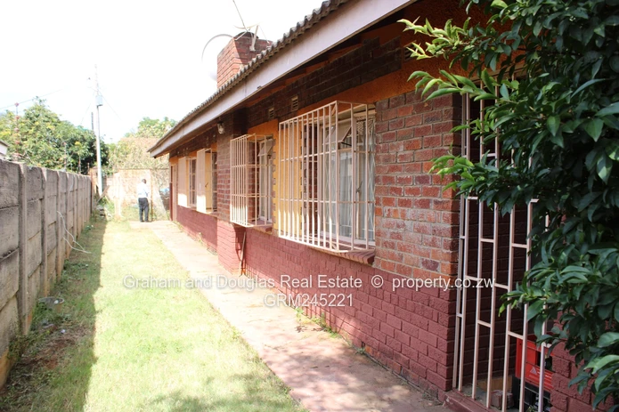 New Cranborne house for sale by private treaty