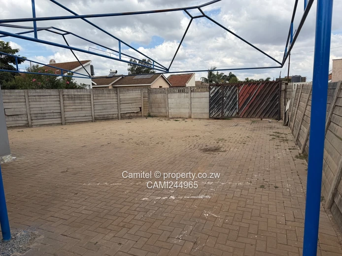 3-Bed House in Matidoda, Harare West — Borehole & Paved Yard
