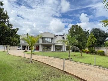 Immaculate Large Family Home
