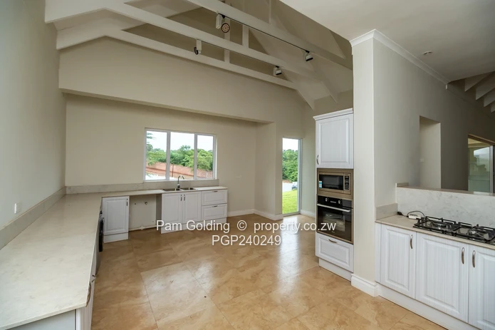 Meadow Brook - where modern living meets uncommon space