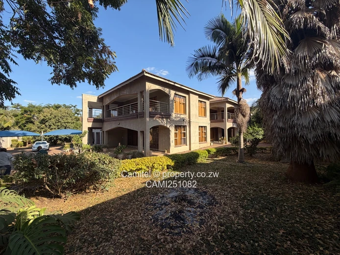 Borrowdale Brooke: Double-Storey 6-Bed on 4000m² (Borehole)