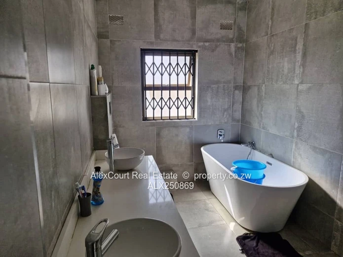 Modern And Spacious Home In Sandton!!!
