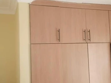 2 Bedroom Flat & Apartment