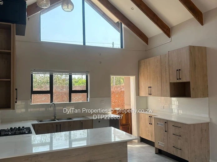 Modern 3 Bedroom Cottage Located in The Grange