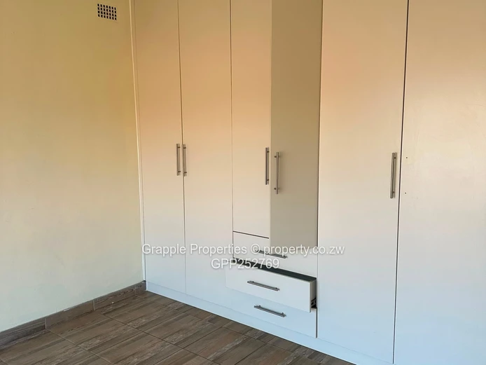 Westgate Adlyn Neat 2 bed garden flat