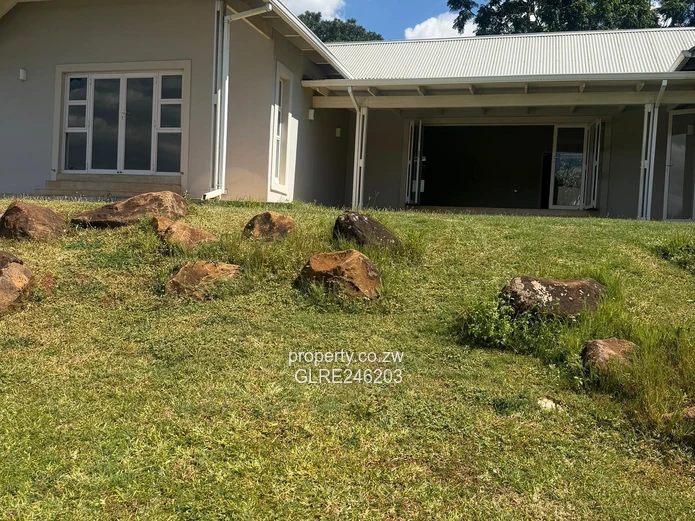 Helensvale 3-Bed Home, Light Hallway, 1.81ha & Borehole
