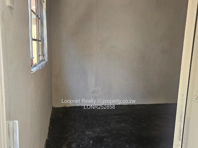Affordable 2-Roomed Cottage with Verandah in Mainway Meadows