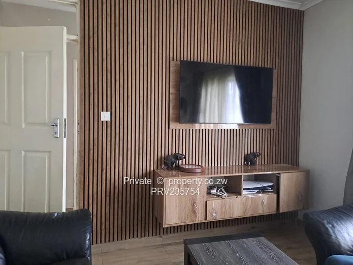 House to let (Sole Mandate)